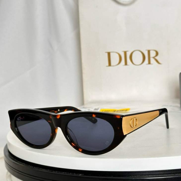 Picture of Dior Sunglasses _SKUfw75842819fw